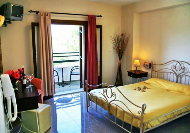 Hotel Pela Skala Kallonis Bilik gambar